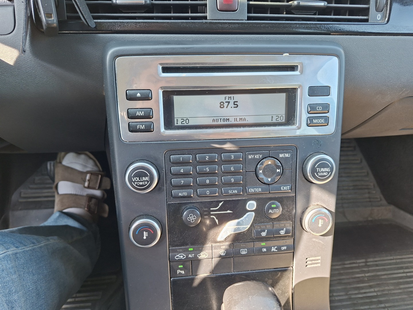 VOLVO V70 2008