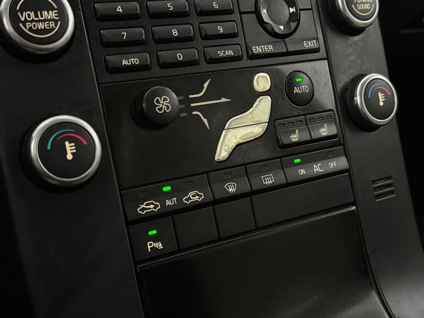 VOLVO V70 16