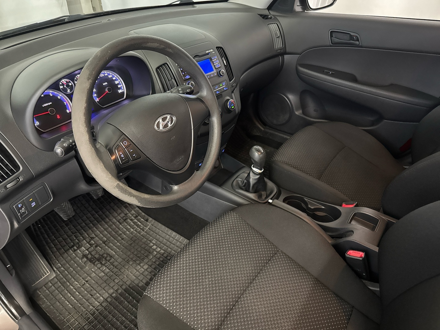 HYUNDAI i30 2012