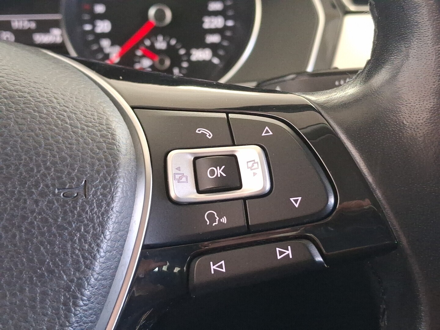 VOLKSWAGEN Passat 2017