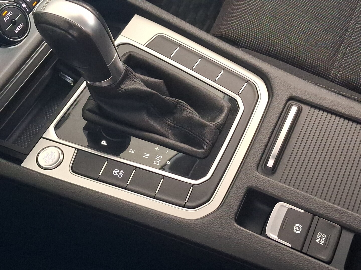 VOLKSWAGEN Passat 2017
