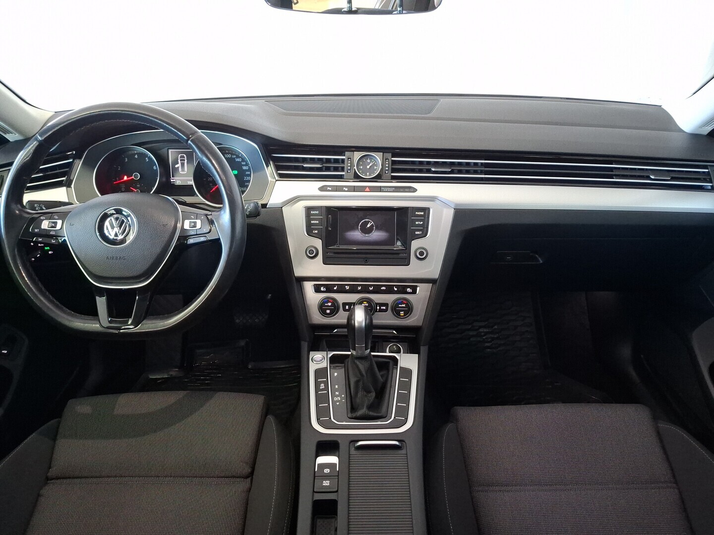 VOLKSWAGEN Passat 2017