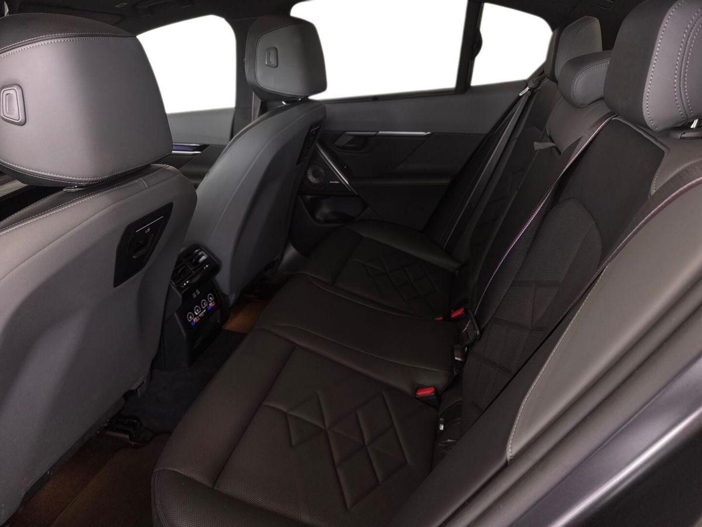 BMW i5 2023