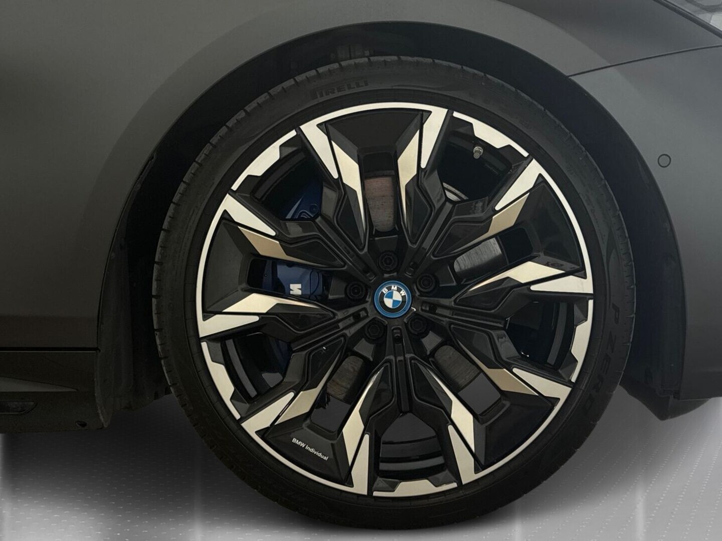 BMW i5 2023