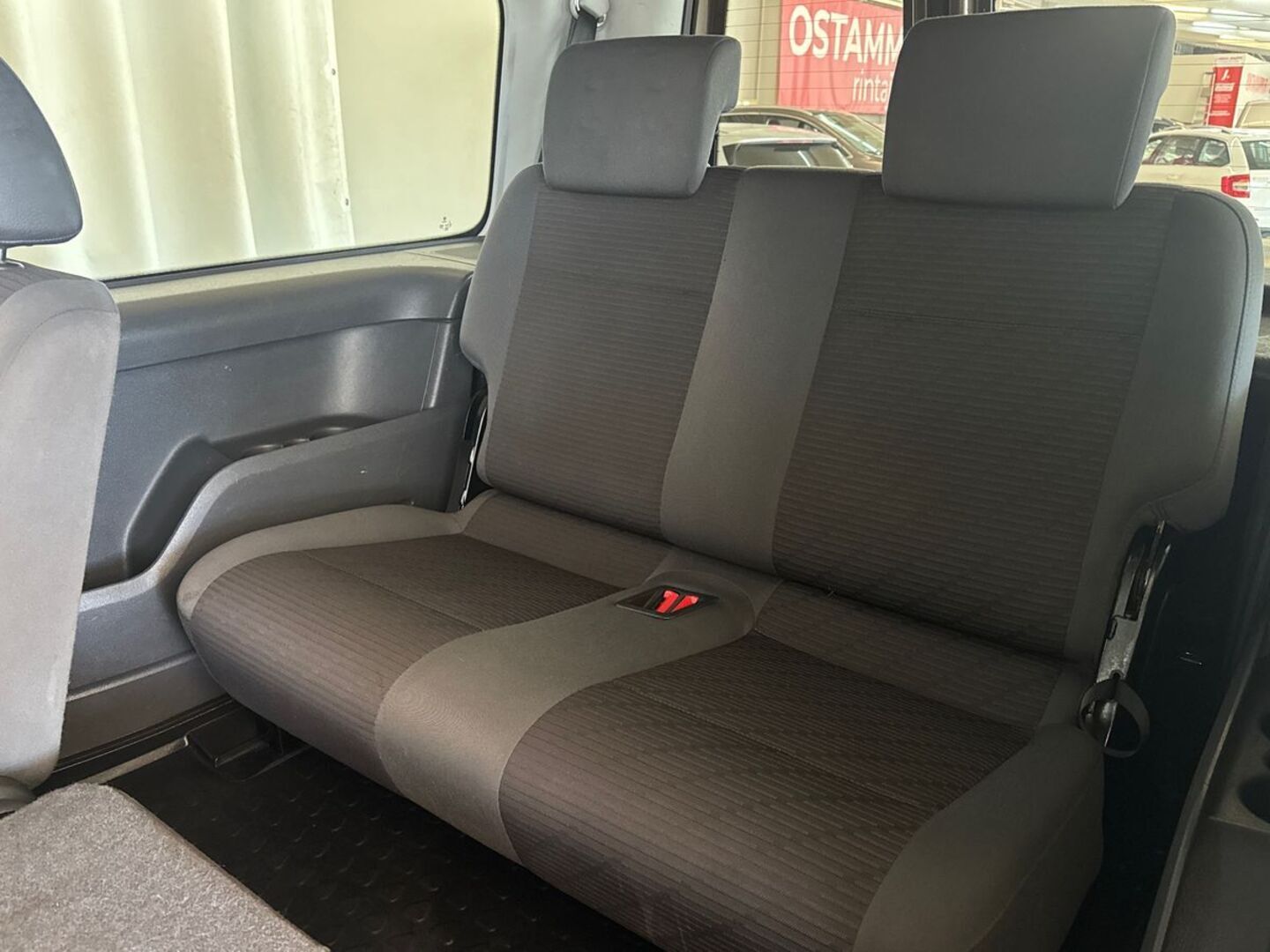 VOLKSWAGEN Caddy Maxi 2011