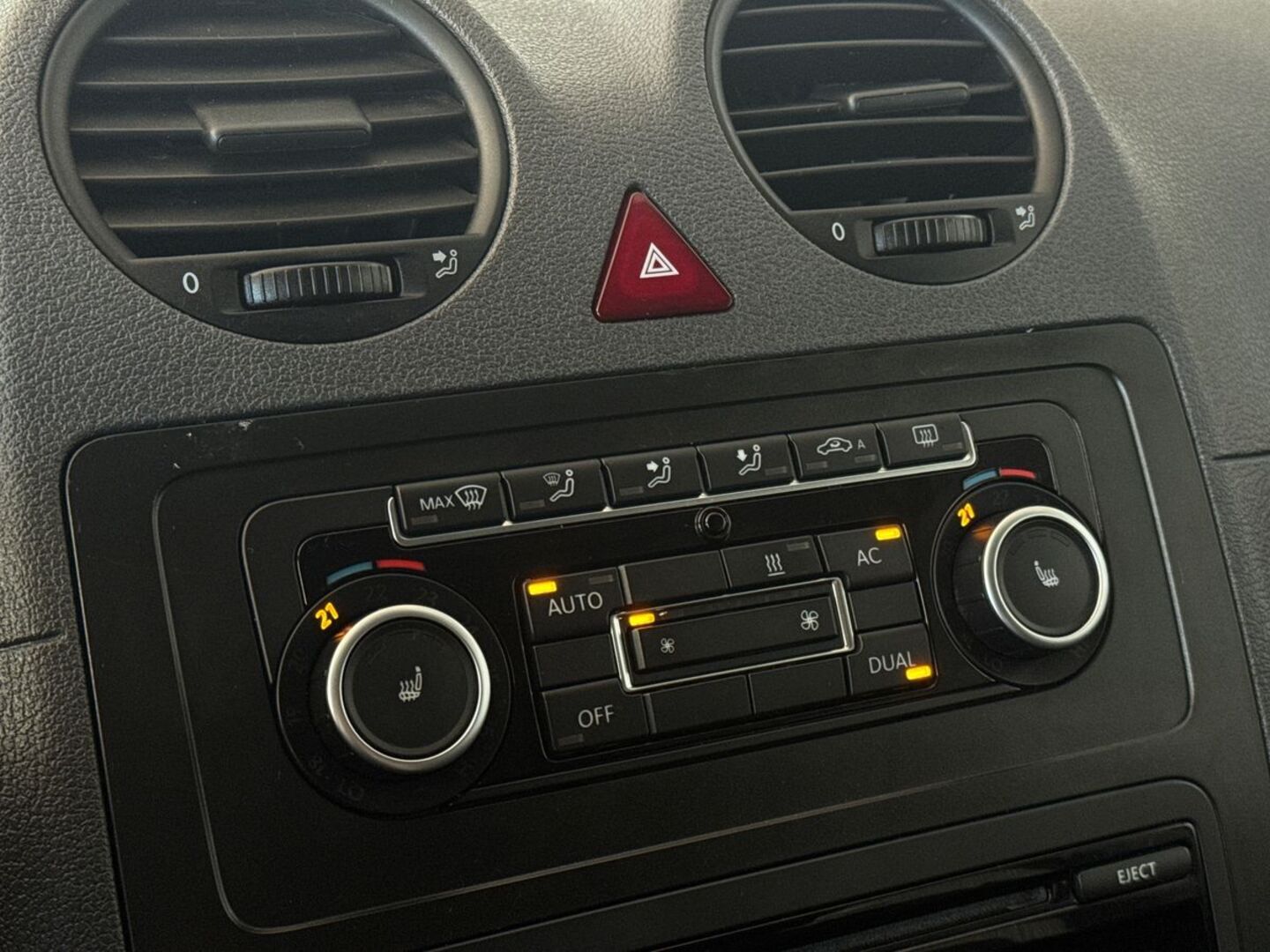 VOLKSWAGEN Caddy Maxi 2011