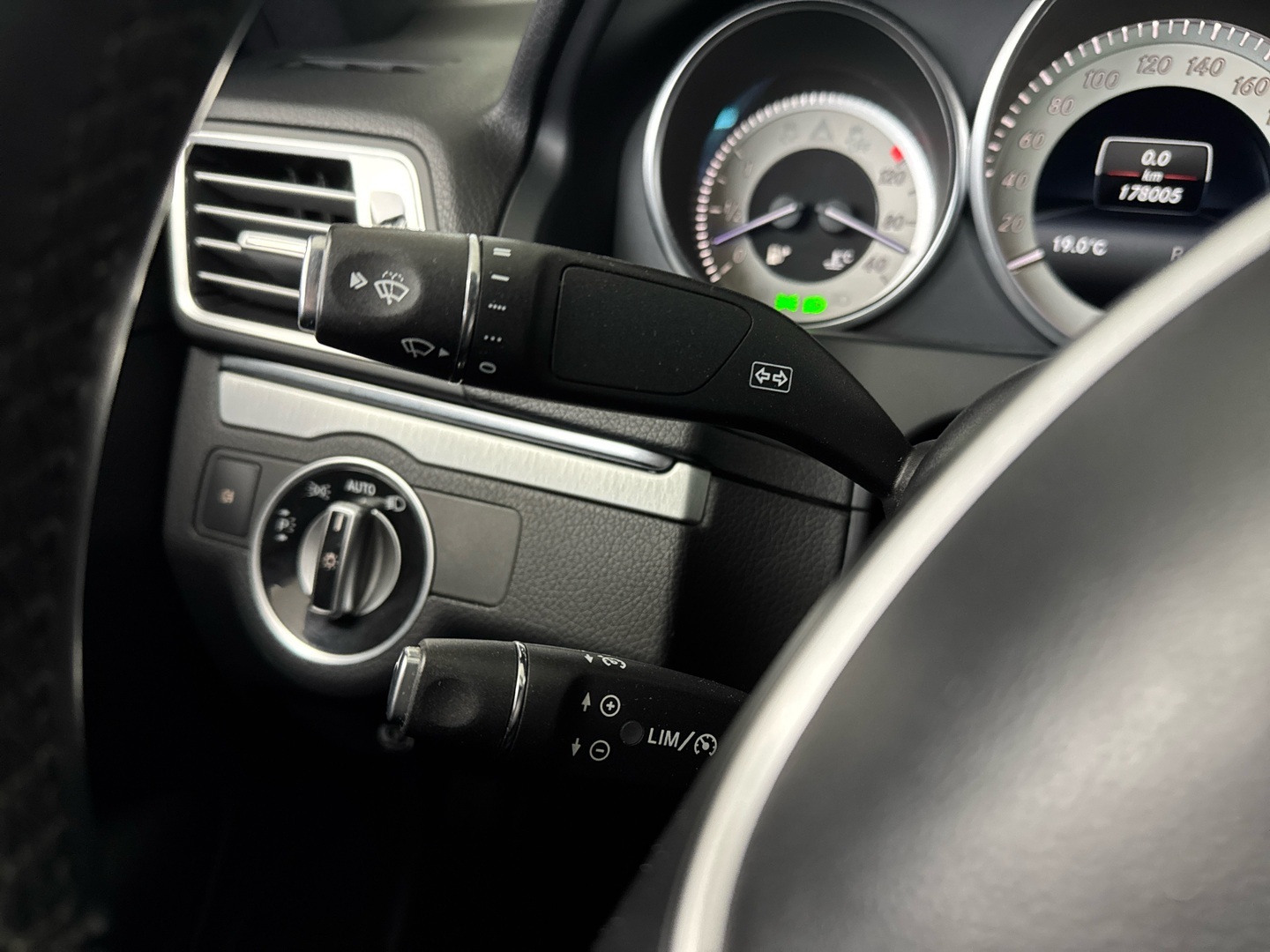 MERCEDES-BENZ E 2013