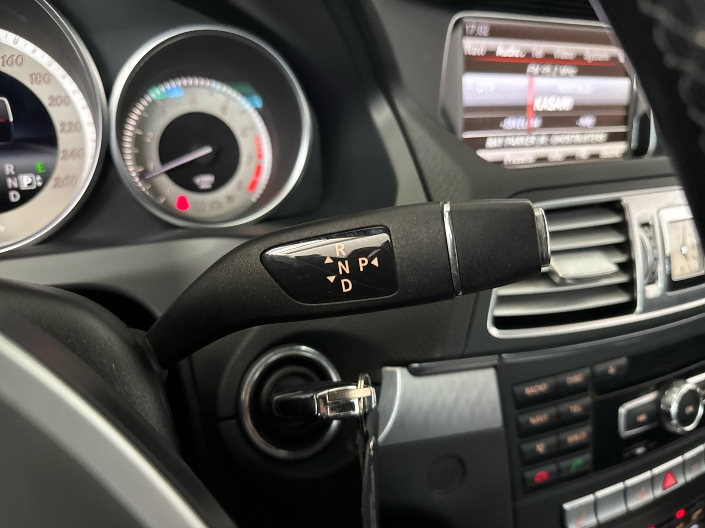 MERCEDES-BENZ E 2013