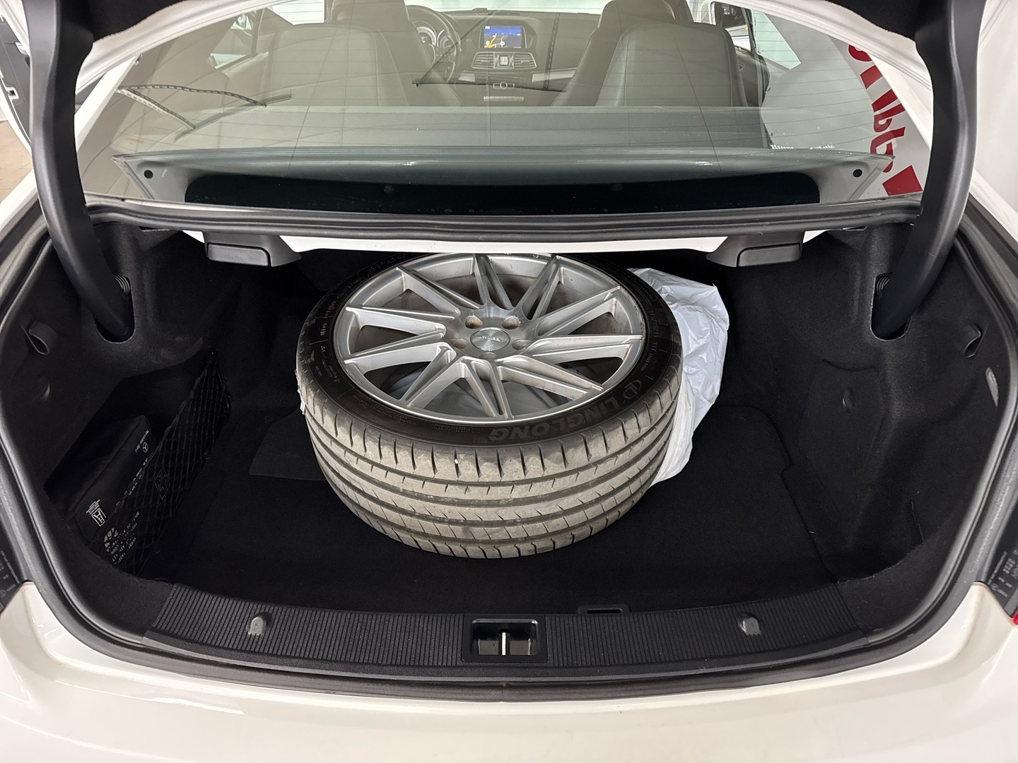 MERCEDES-BENZ E 2013