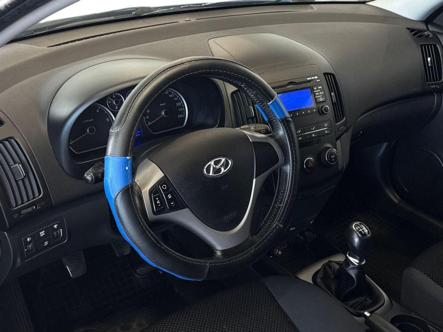 HYUNDAI i30 2010
