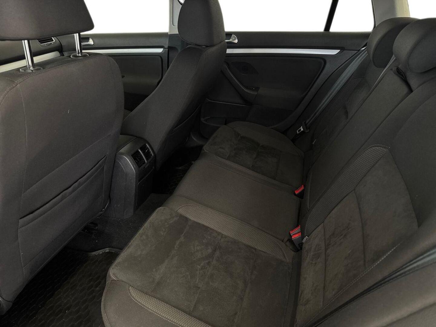 VOLKSWAGEN Golf 10