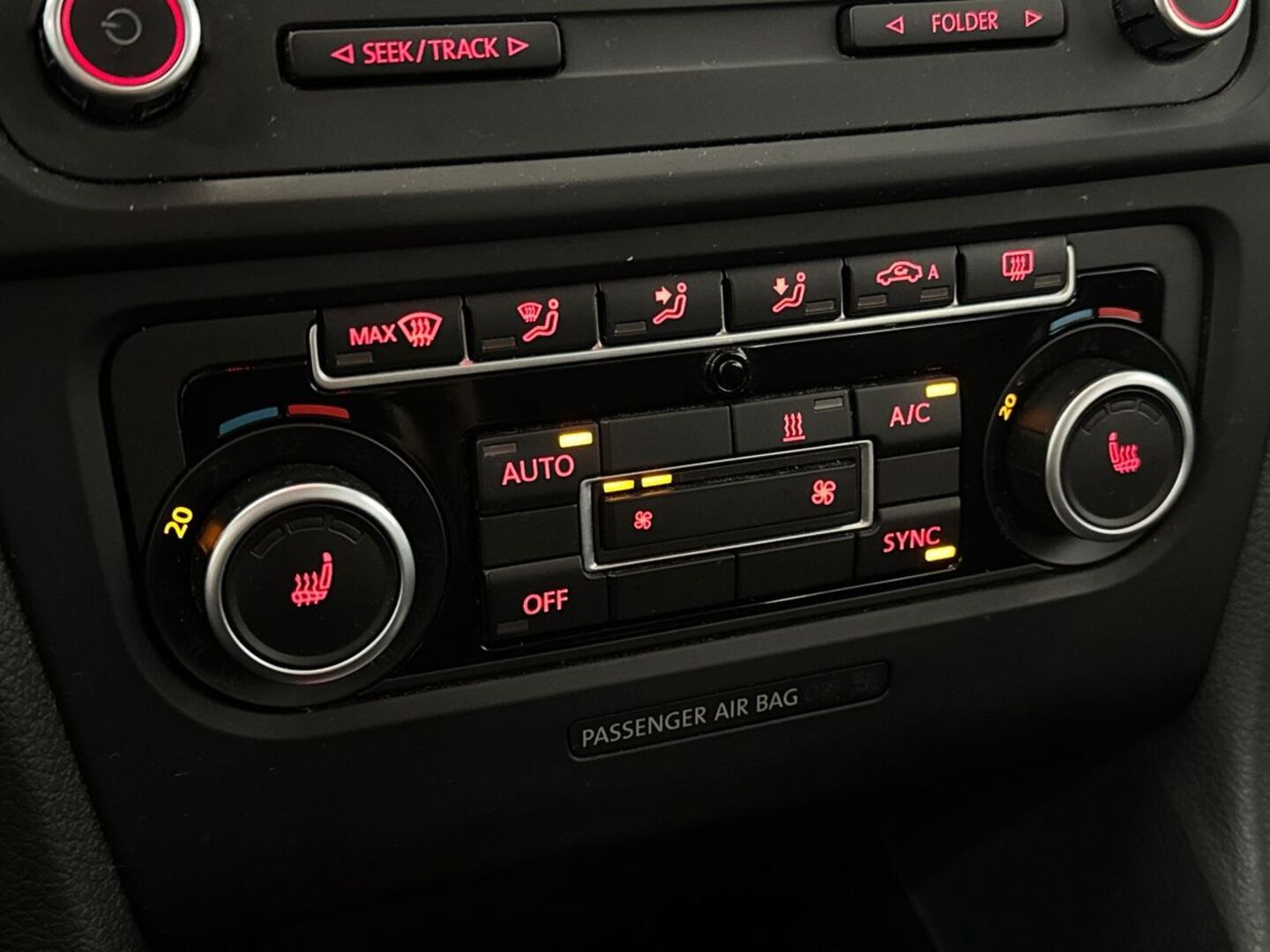 VOLKSWAGEN Golf 22