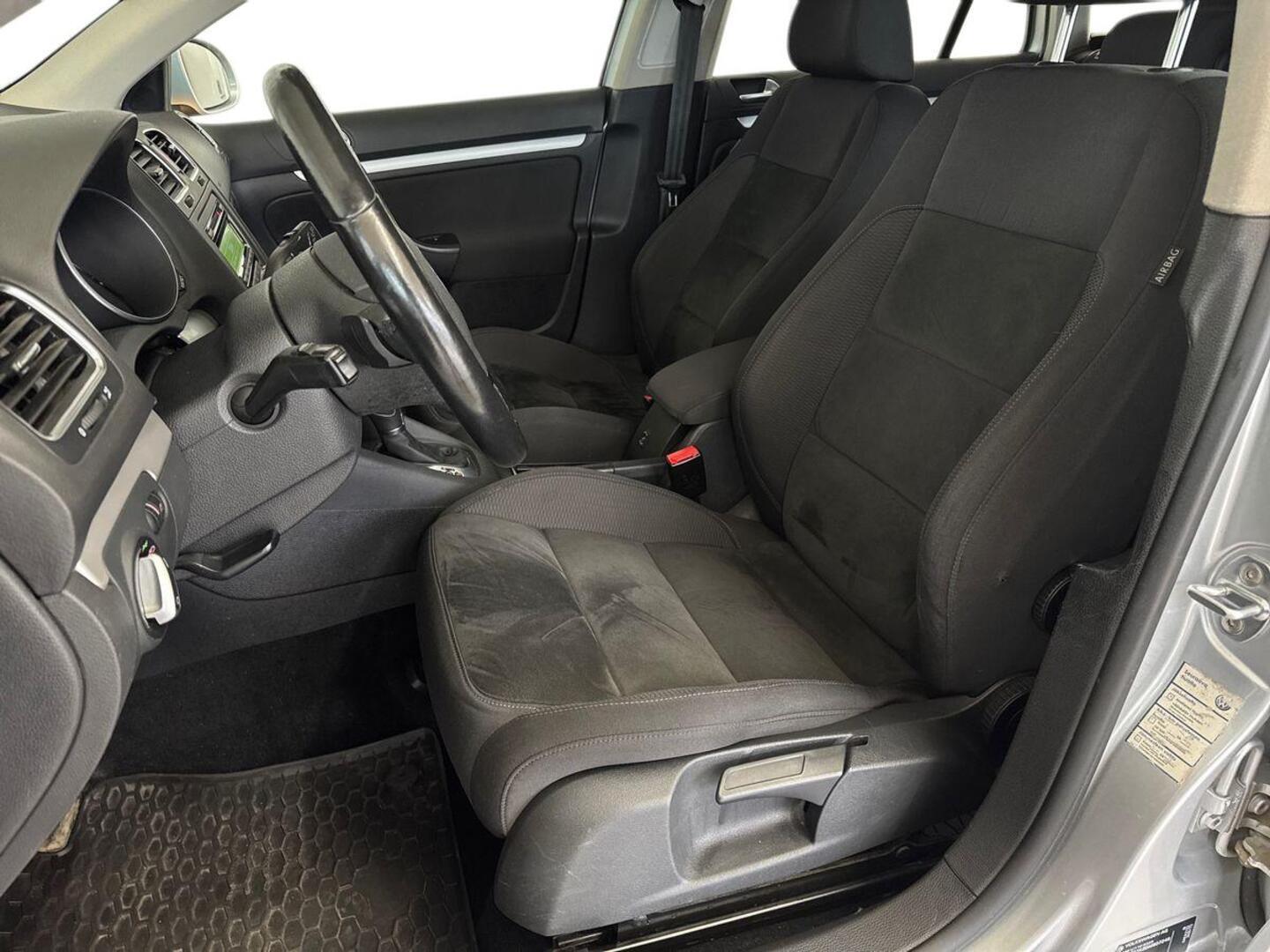 VOLKSWAGEN Golf 9