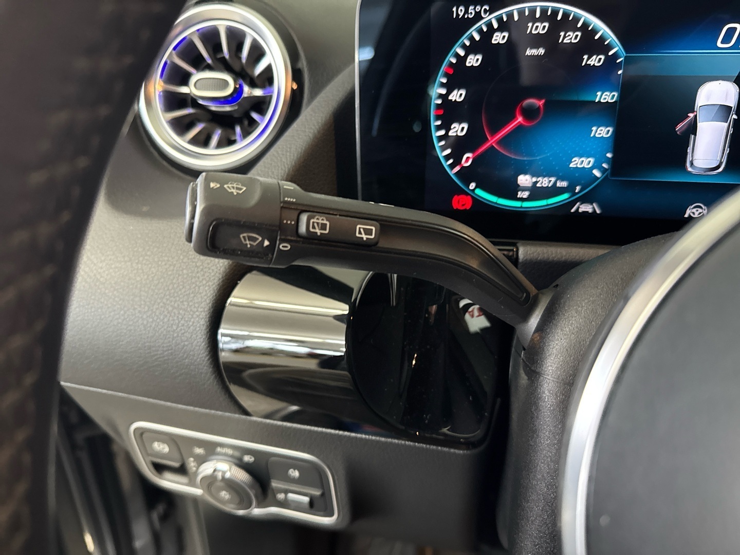 MERCEDES-BENZ EQA 2021