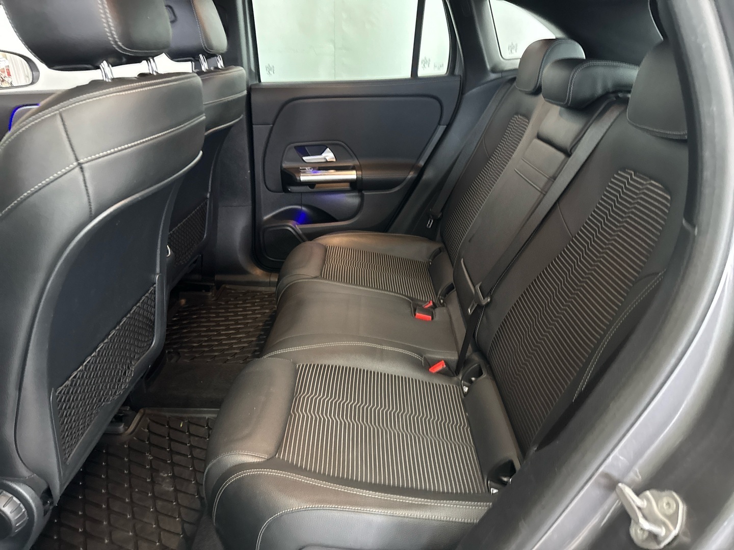 MERCEDES-BENZ EQA 2021