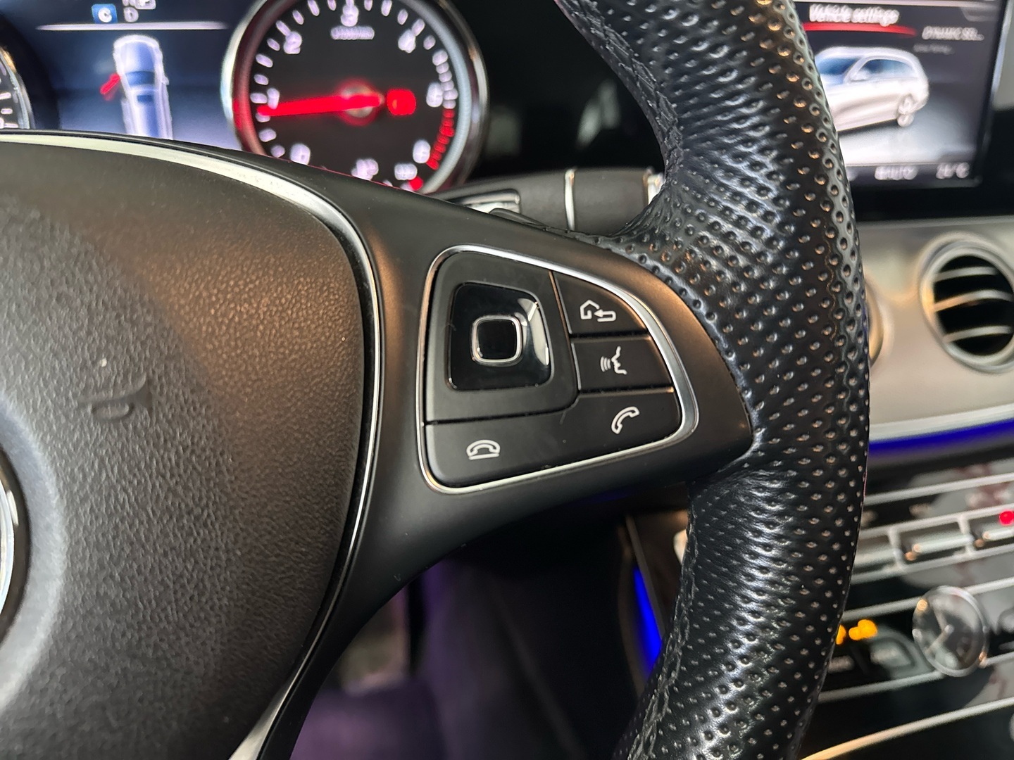 MERCEDES-BENZ E 2017