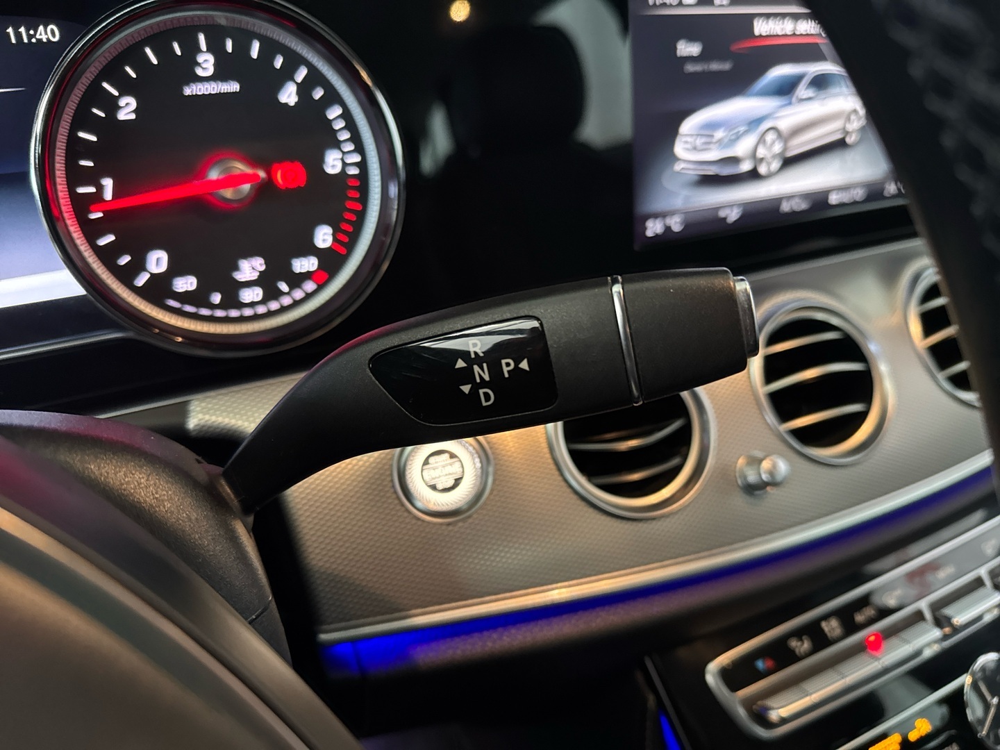 MERCEDES-BENZ E 2017