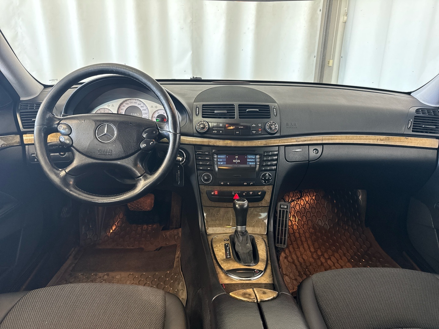 MERCEDES-BENZ E 2007