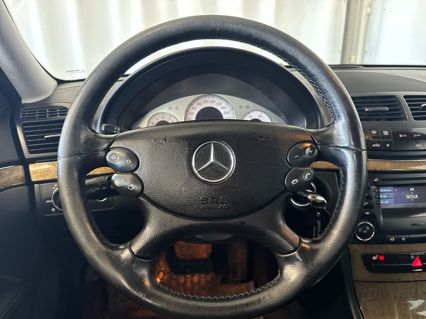 MERCEDES-BENZ E 2007