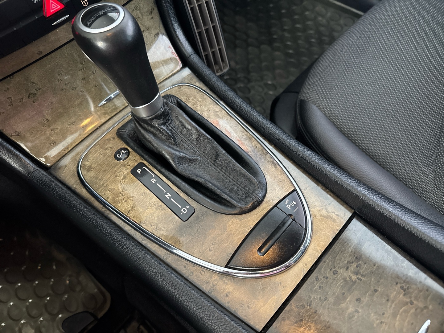 MERCEDES-BENZ E 2007