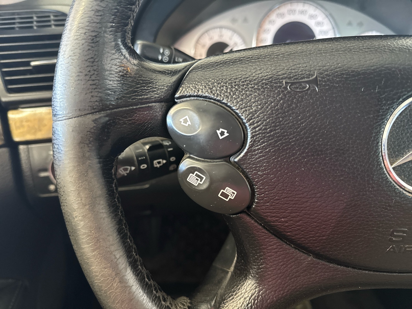 MERCEDES-BENZ E 2007