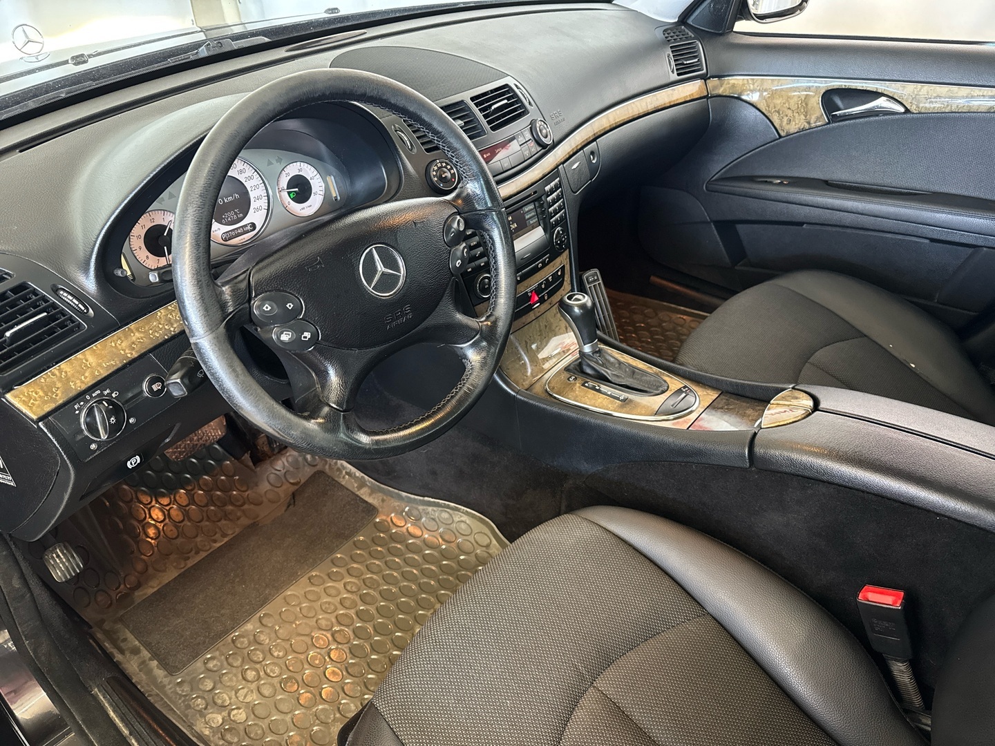 MERCEDES-BENZ E 2007