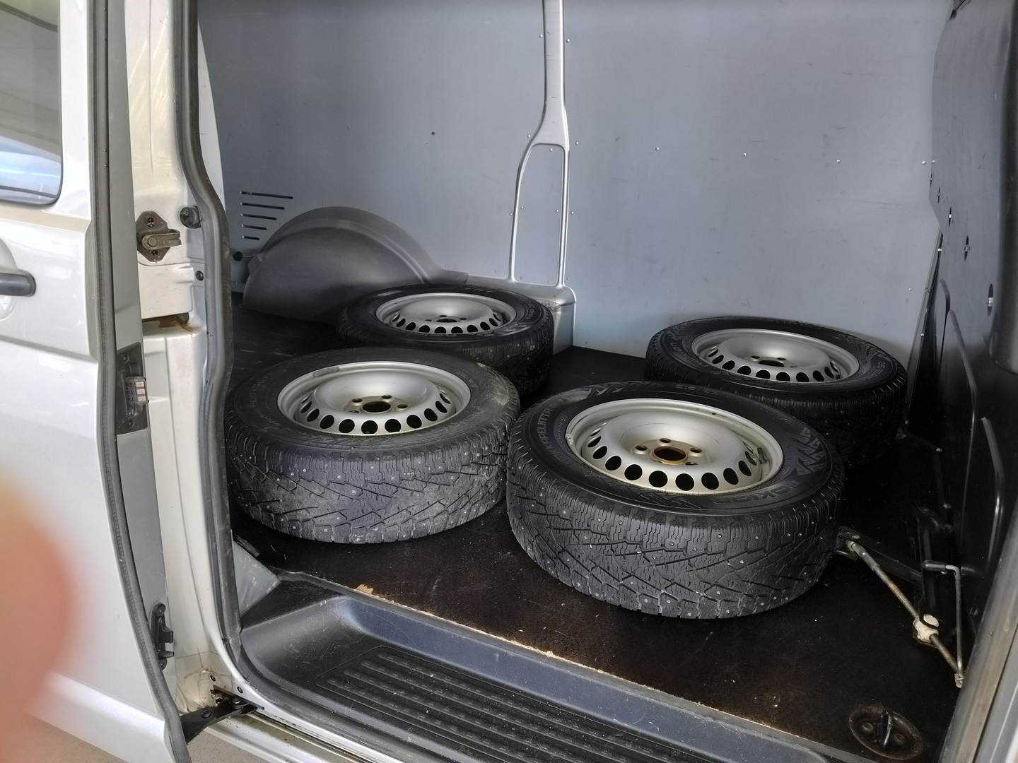 VOLKSWAGEN Transporter 2012