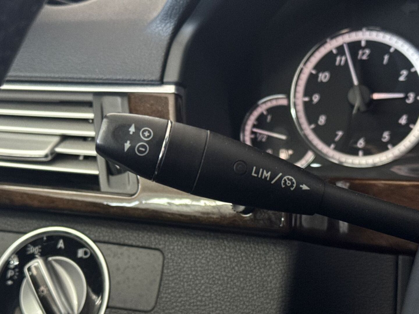 MERCEDES-BENZ E 19
