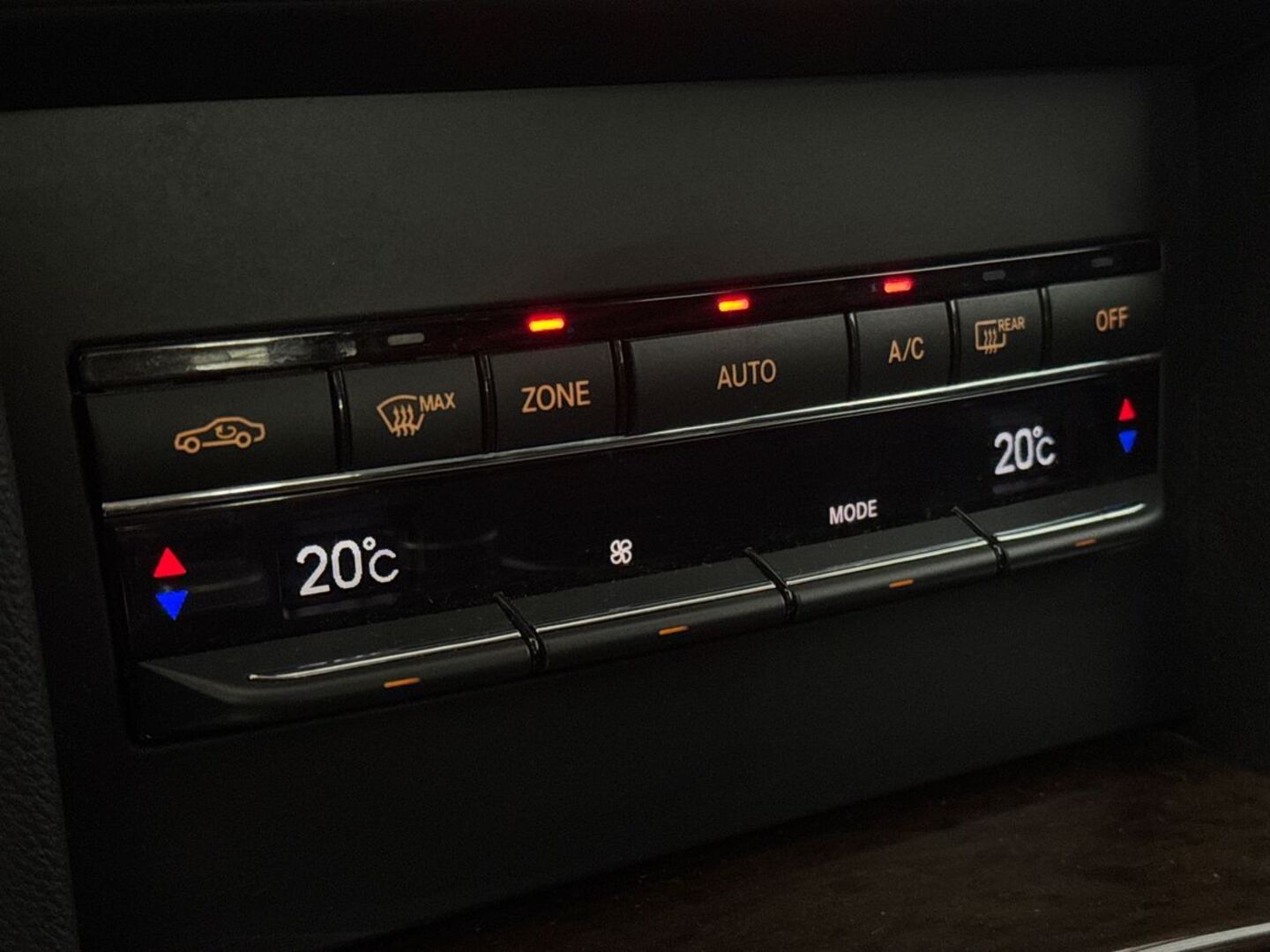 MERCEDES-BENZ E 23