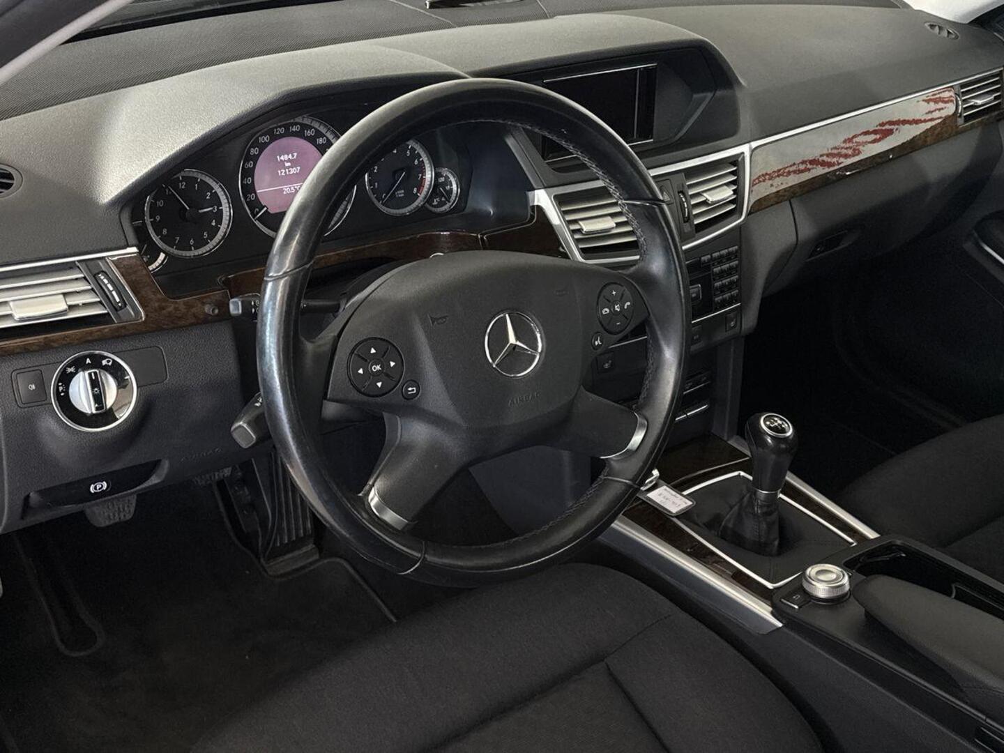 MERCEDES-BENZ E 7