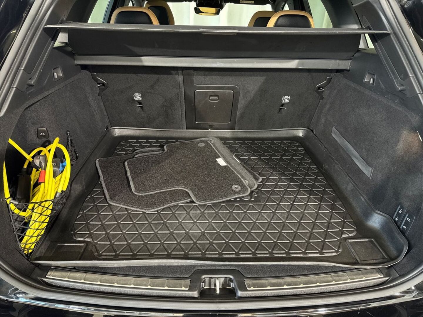 VOLVO XC60 11
