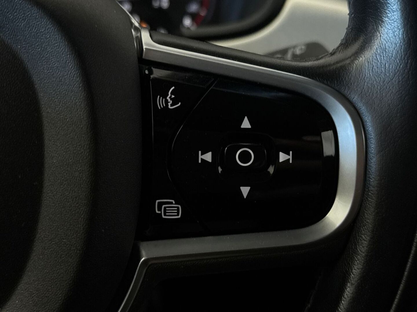 VOLVO V90 18