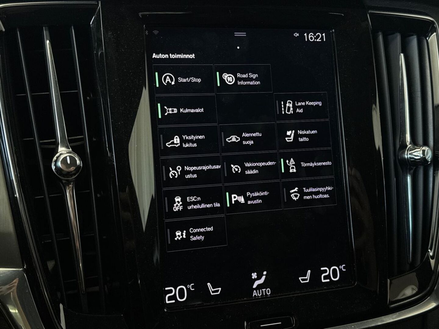 VOLVO V90 21