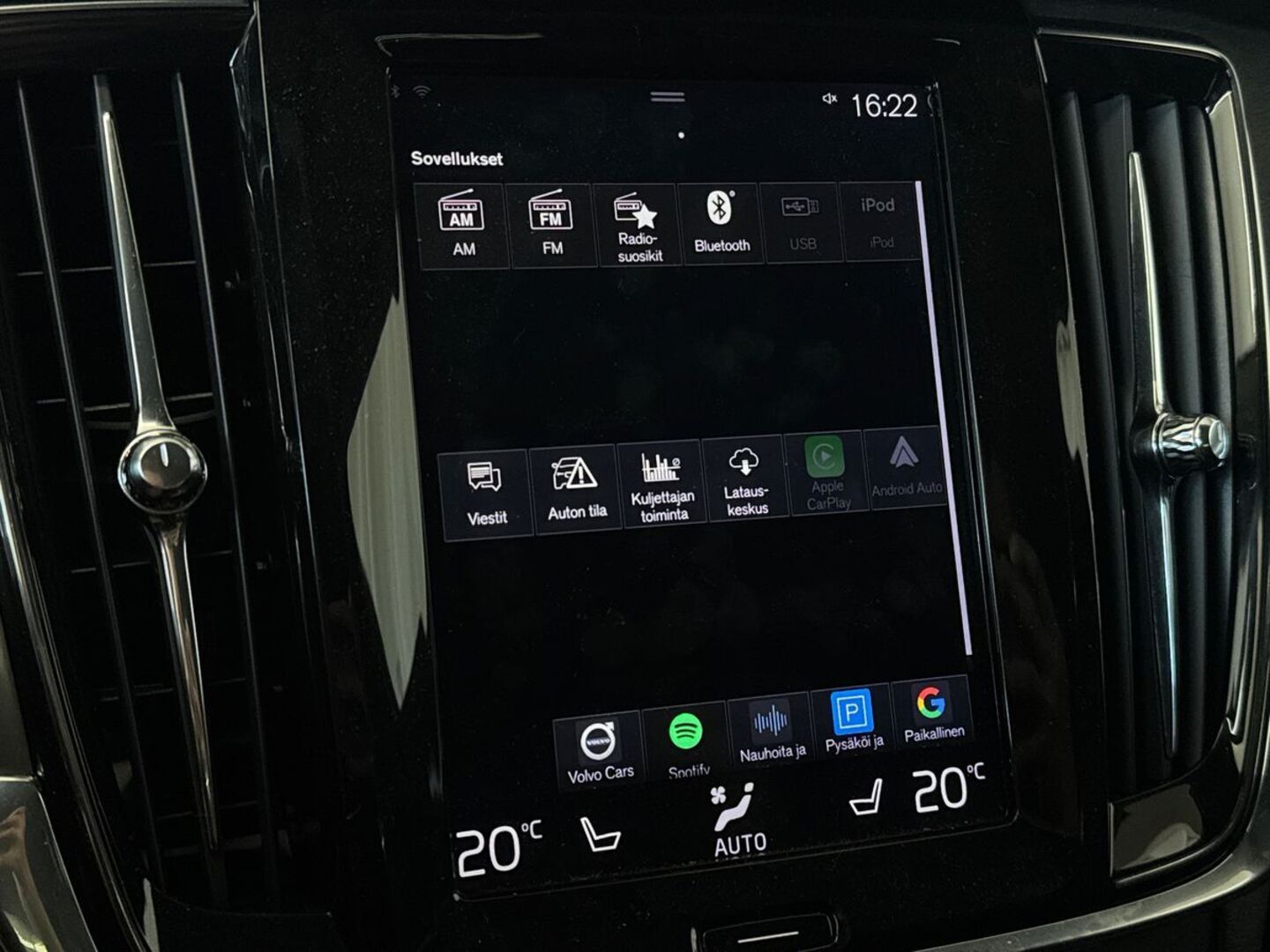 VOLVO V90 22