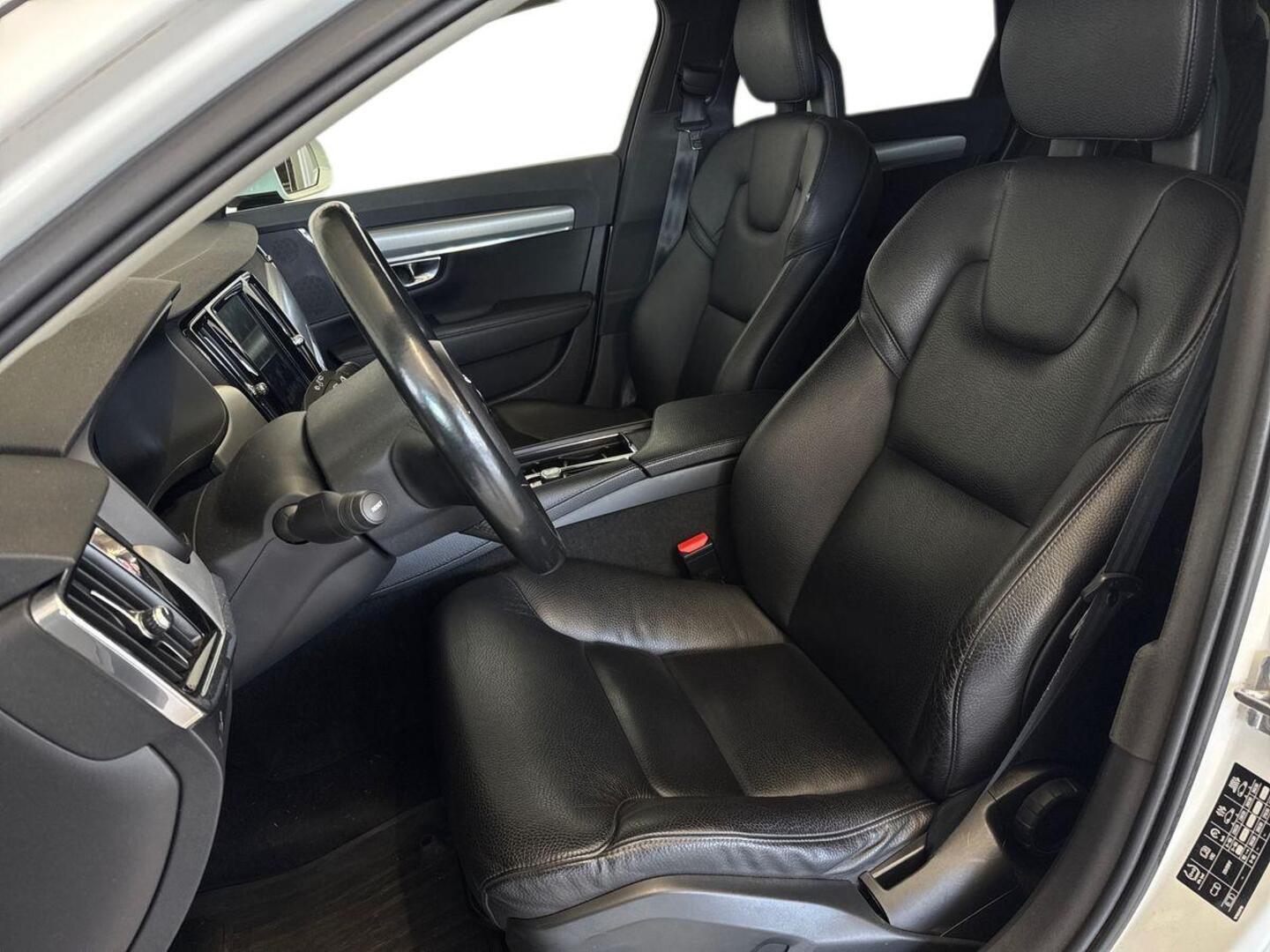VOLVO V90 9