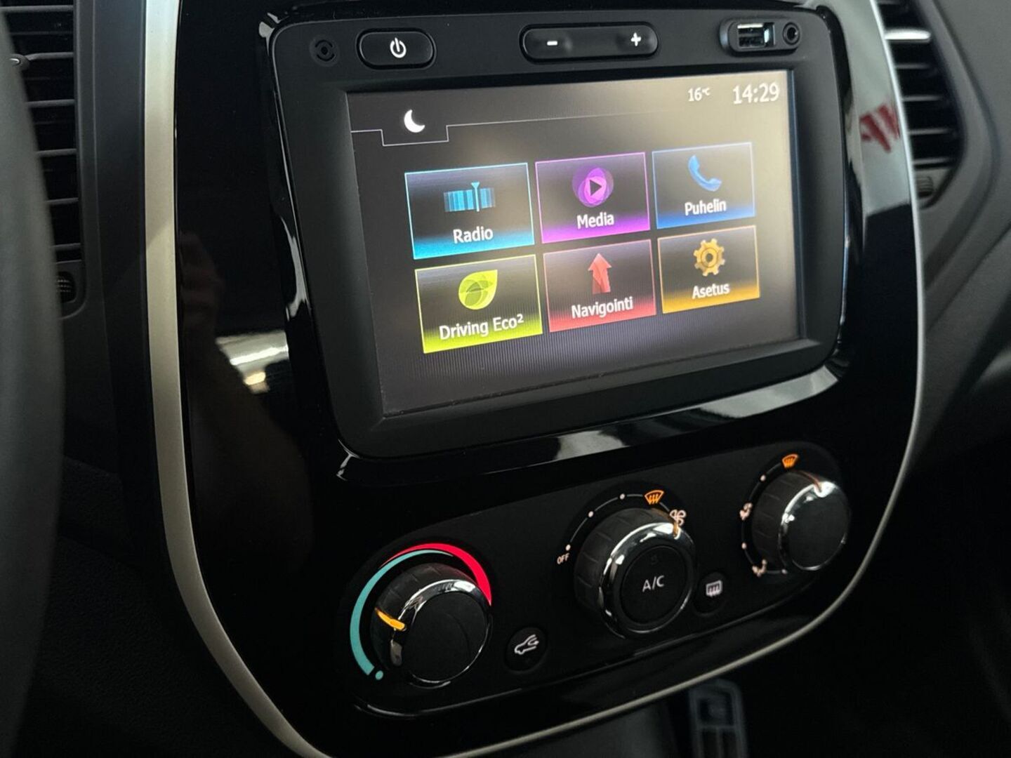 RENAULT Captur 2018