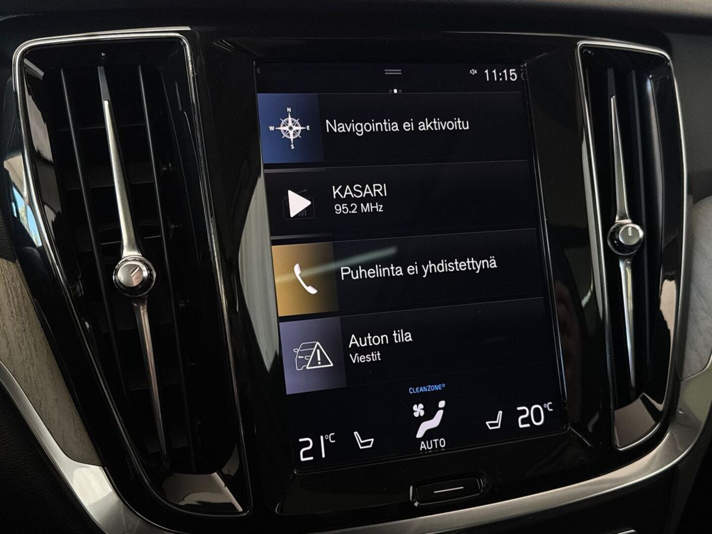 VOLVO V60 19