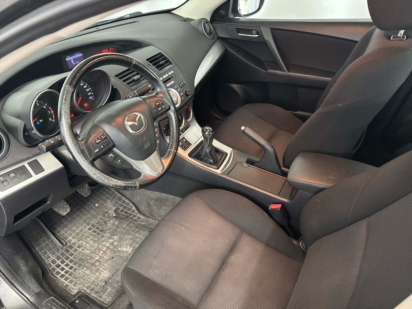 MAZDA Mazda3 2011