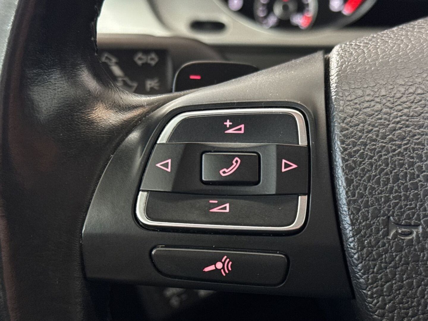 VOLKSWAGEN Passat 2012