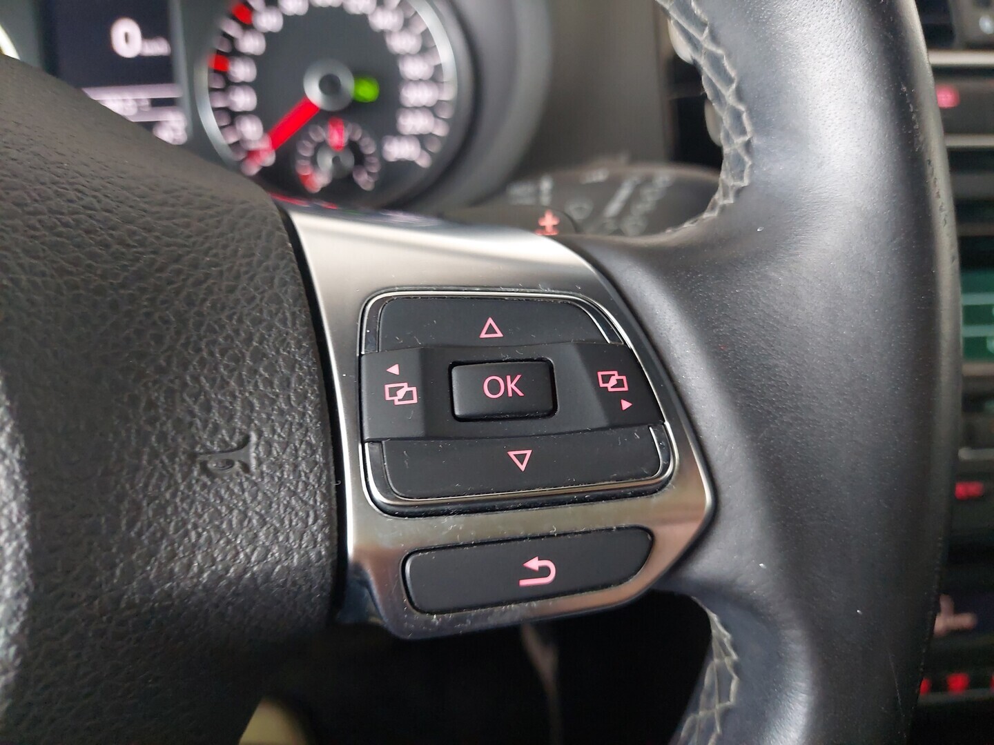 VOLKSWAGEN Polo 2013