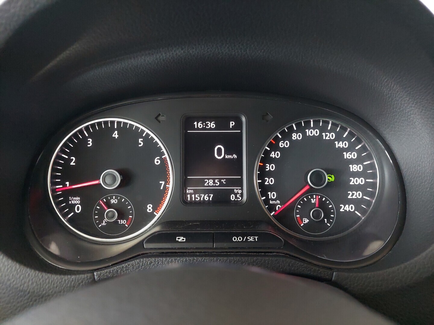 VOLKSWAGEN Polo 2013