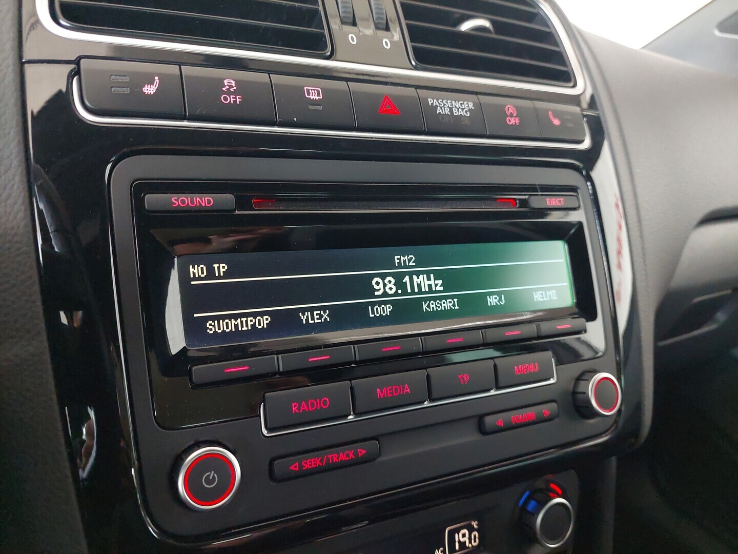 VOLKSWAGEN Polo 2013