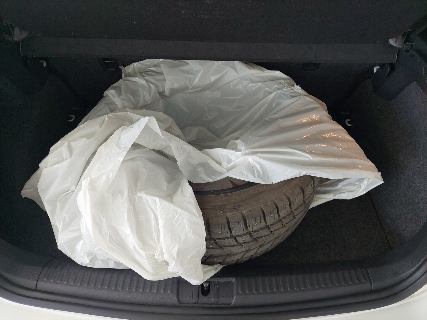 VOLKSWAGEN Polo 2013