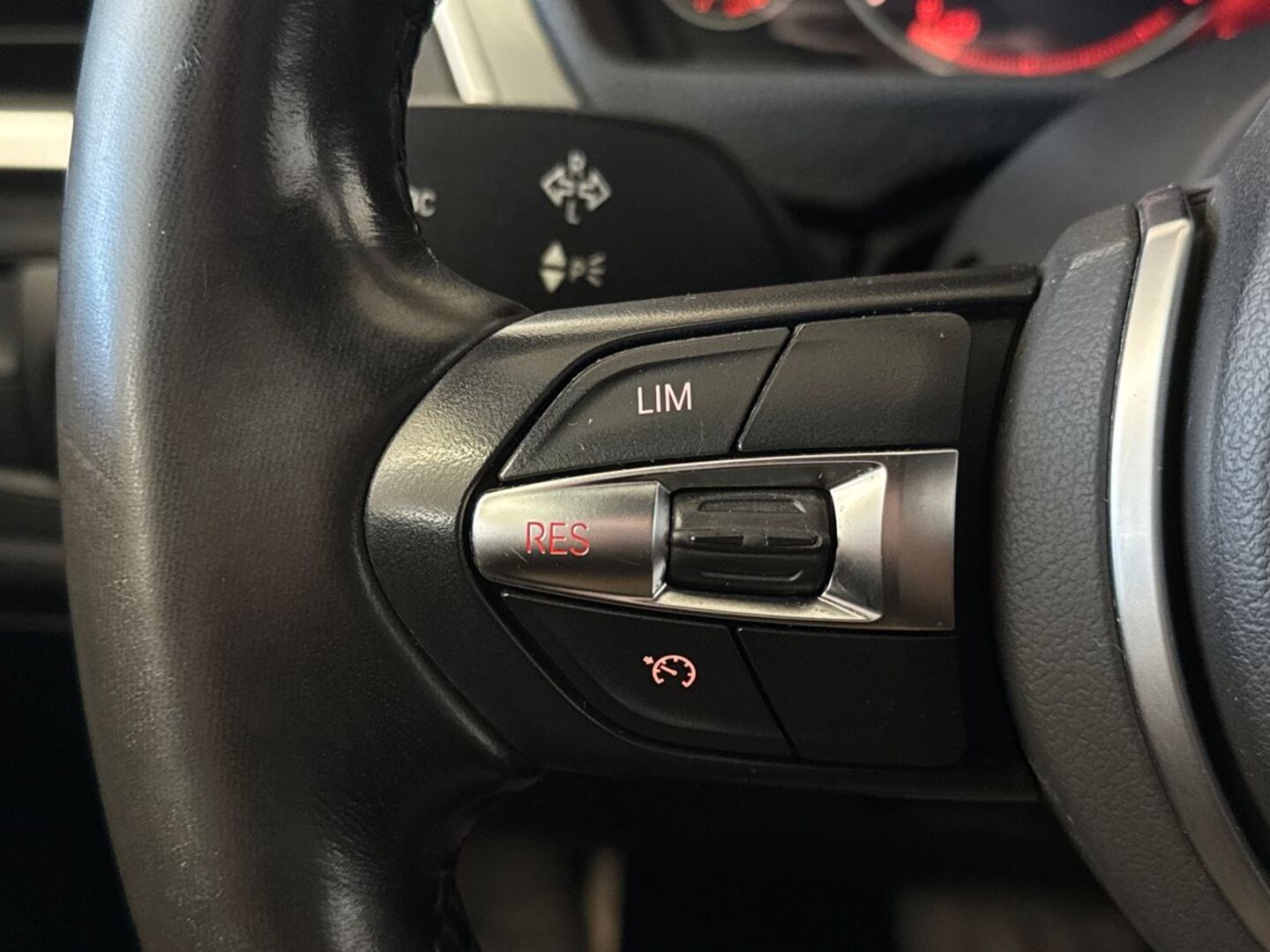 BMW 318 2019