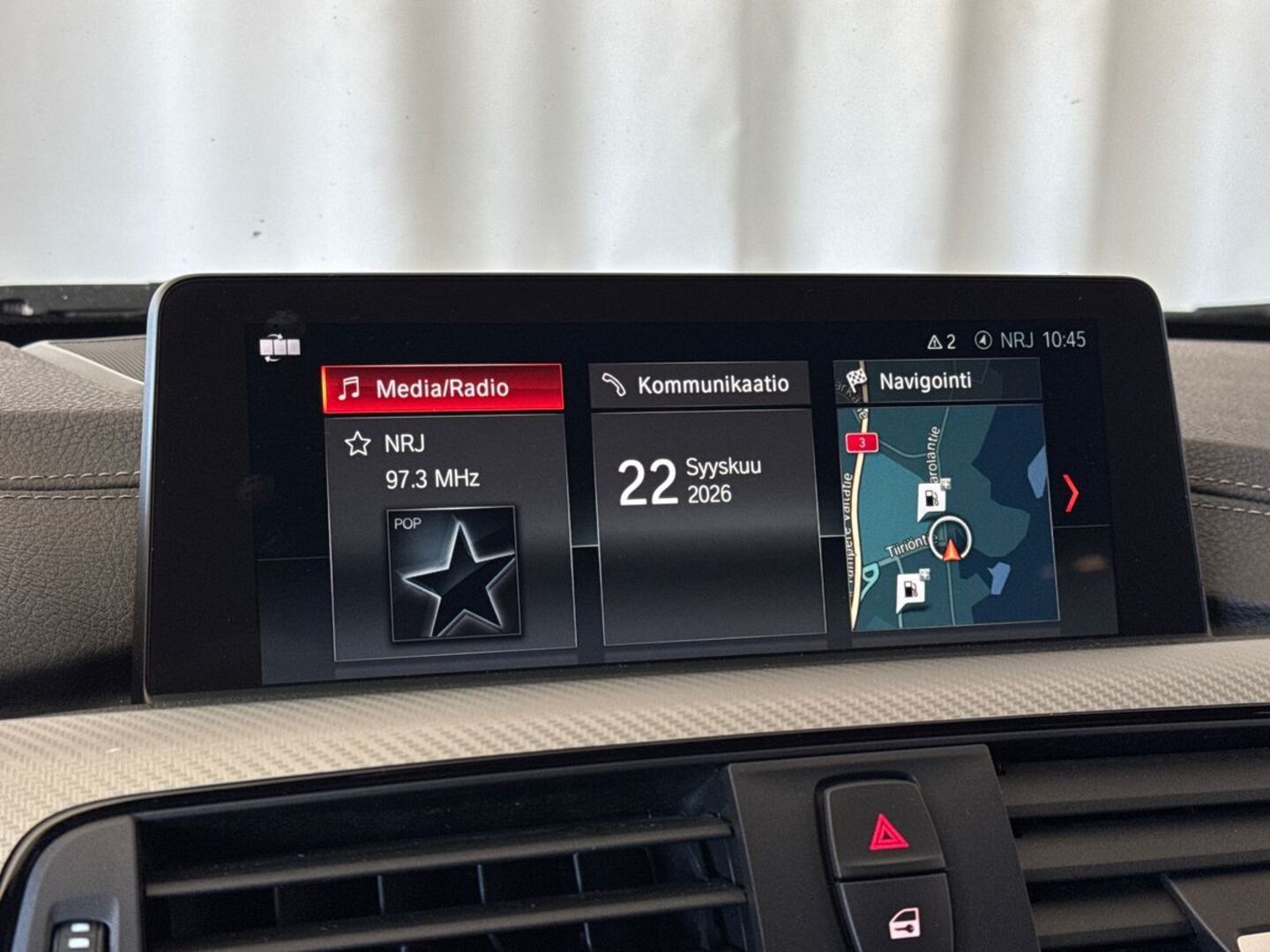 BMW 318 2019