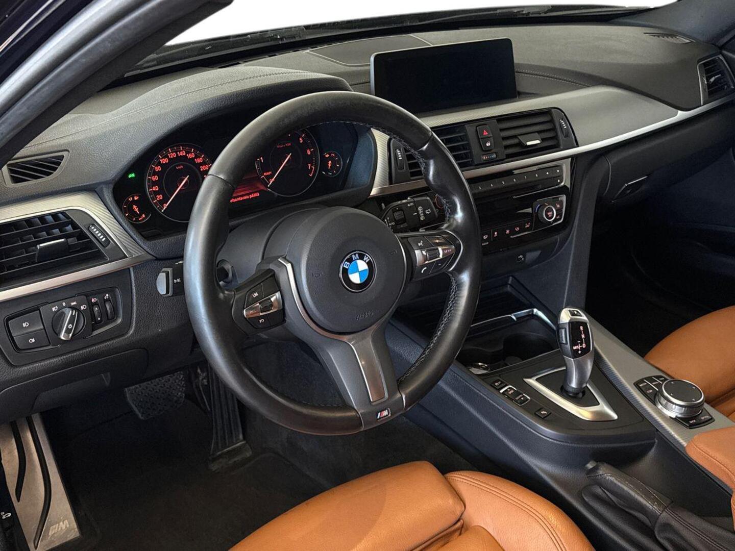 BMW 318 2019