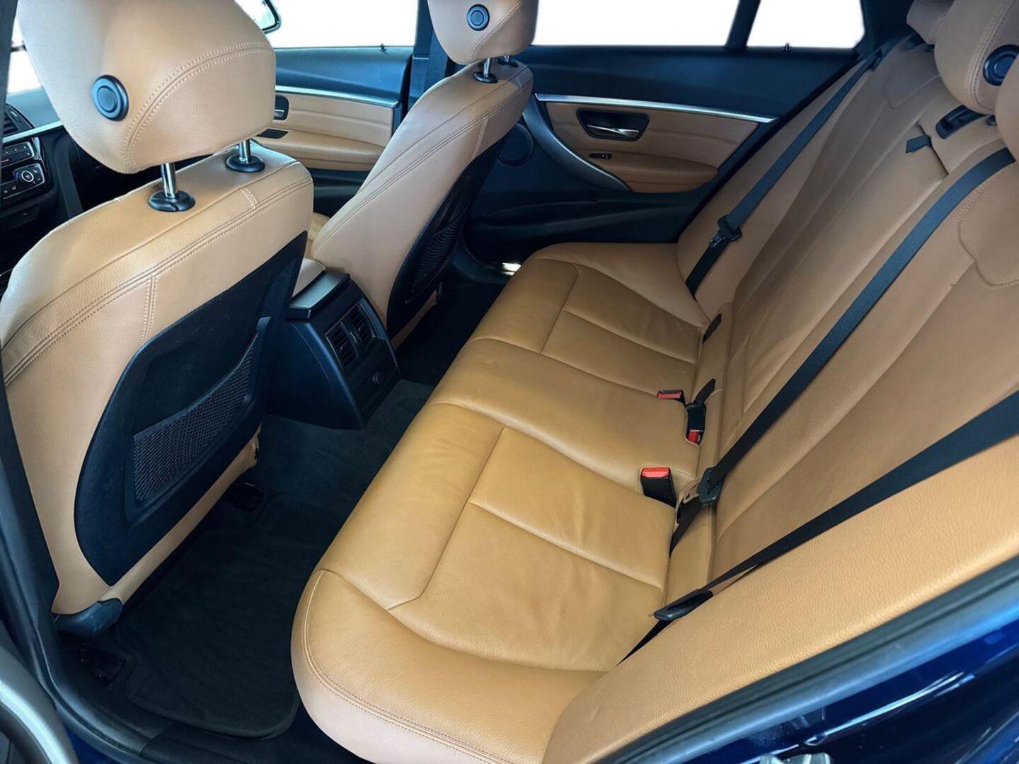 BMW 318 2019