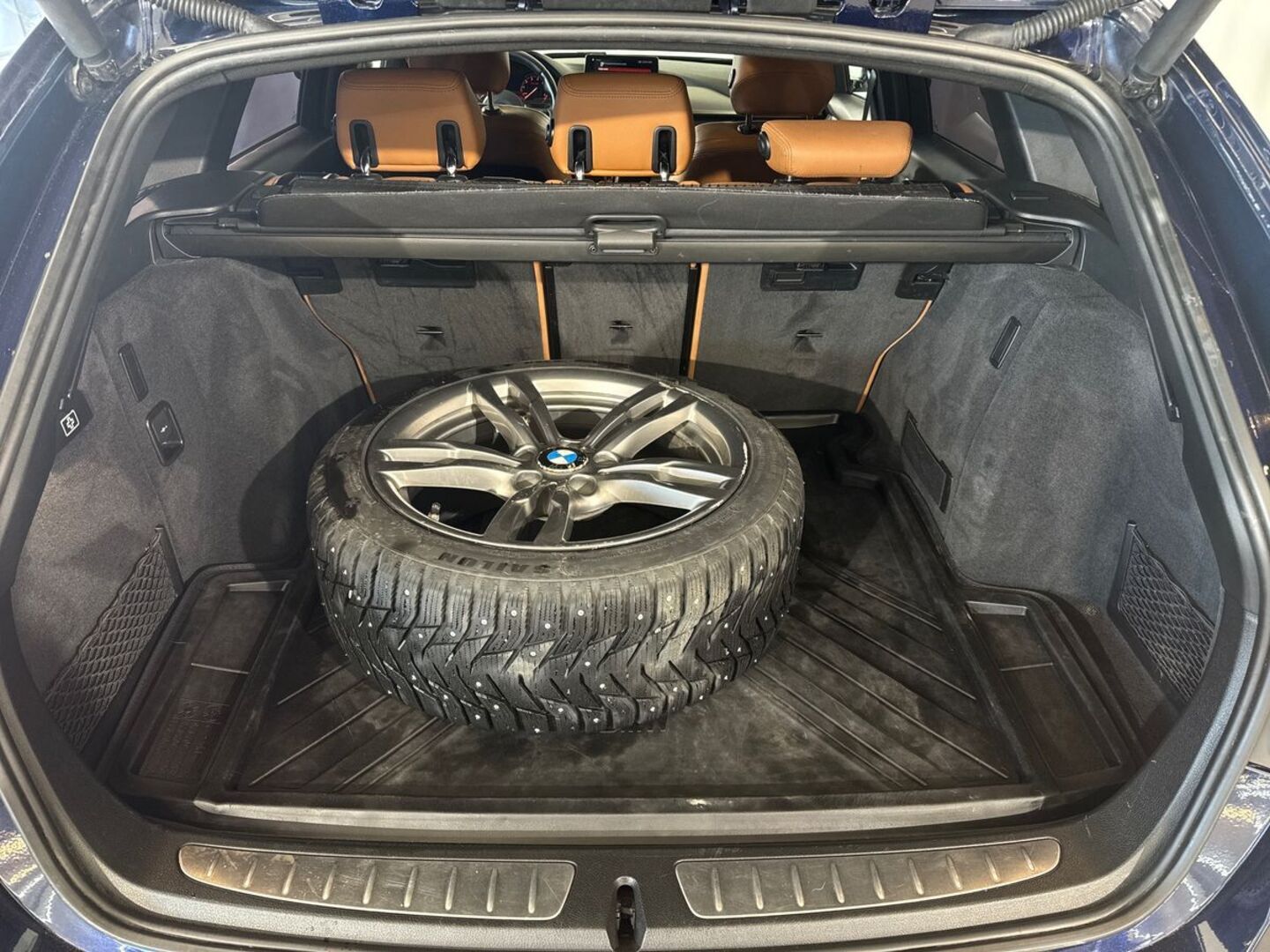 BMW 318 2019