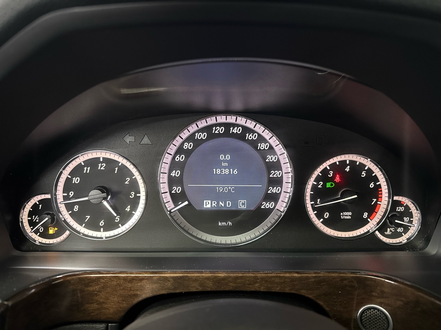 MERCEDES-BENZ E 2010