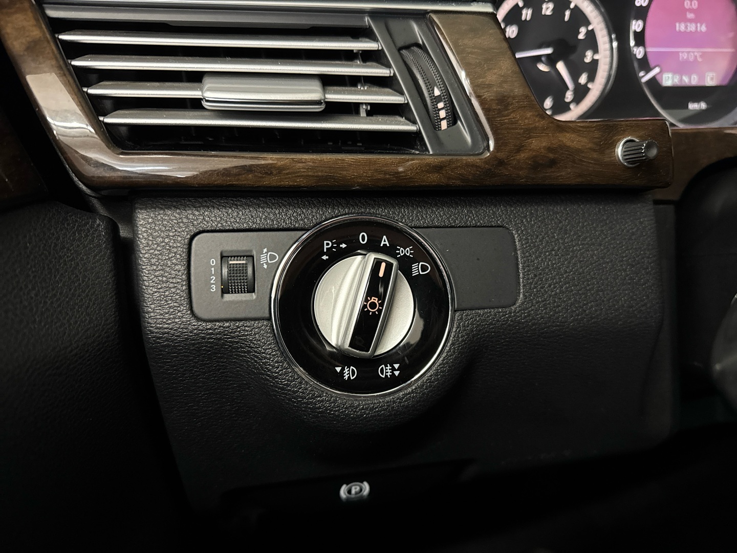 MERCEDES-BENZ E 2010